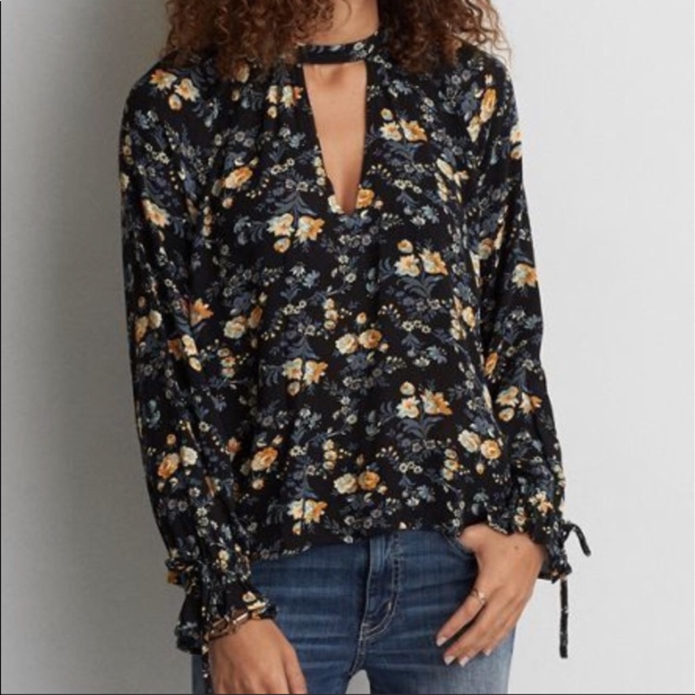 American Eagle floral long sleeve top